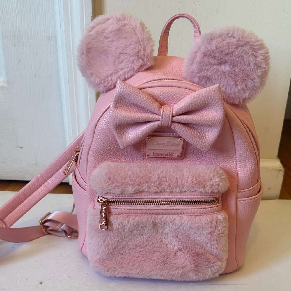 Disney parks loungefly Minnie  mouse backpack